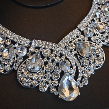 Bridal Three-piece Set Wedding Accessories - Image 4